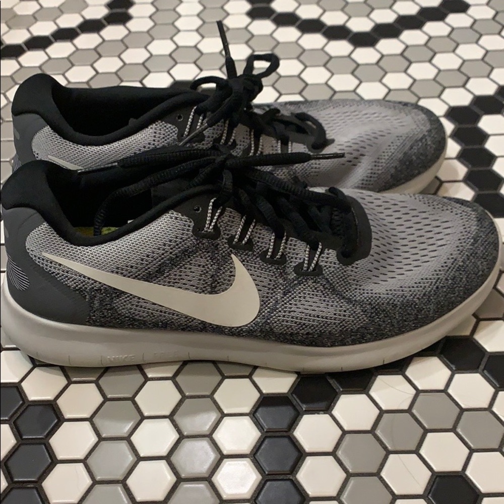 Nike tennis shoes